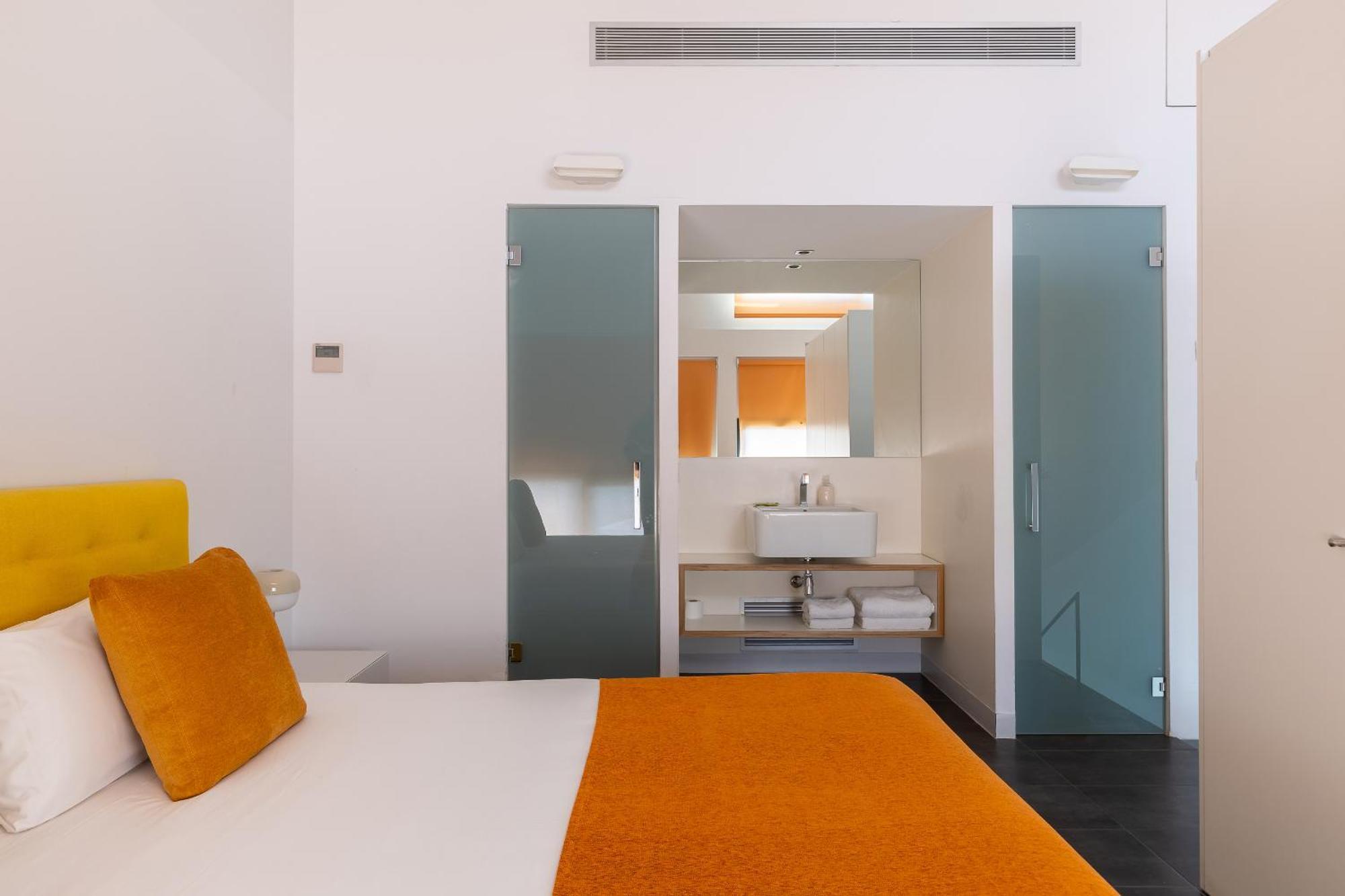 Cosmo Sants Apartment Barcelona